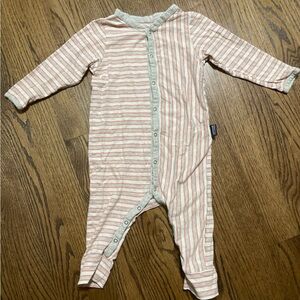 Patagonia Organic Cotton pj’s size 12-18 months